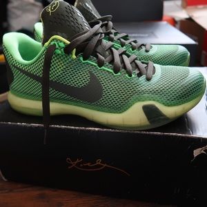 Kobe X “vino” sneakers for men